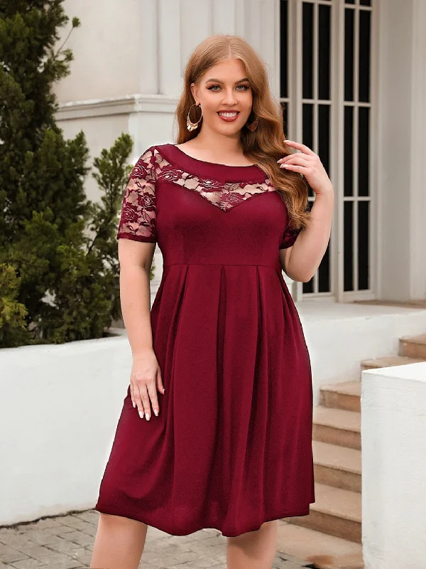 Plus size dresses with sleek fits elongate frames -Plus Size Ruched Round Neck Short Sleeve Dress