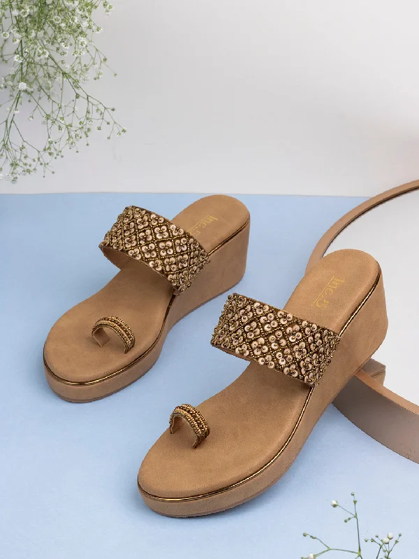 Casual sandals for women with arch support and lightweight construction-Womens Golden Embellished Open Toe Party Wear Wedge Heel Sandals