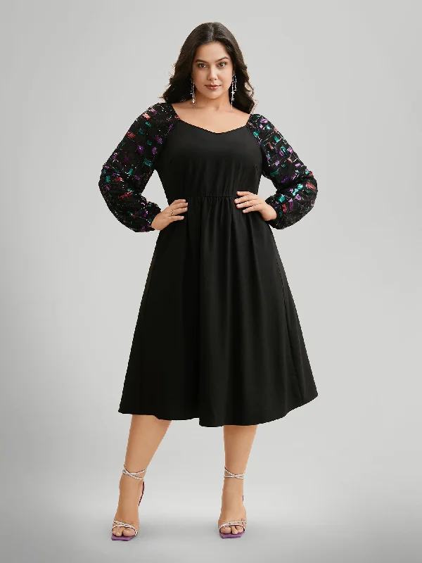 Plus size dresses with floral appliques feel sweet -Heart Neckline Sequin Mesh Patchwork Dress