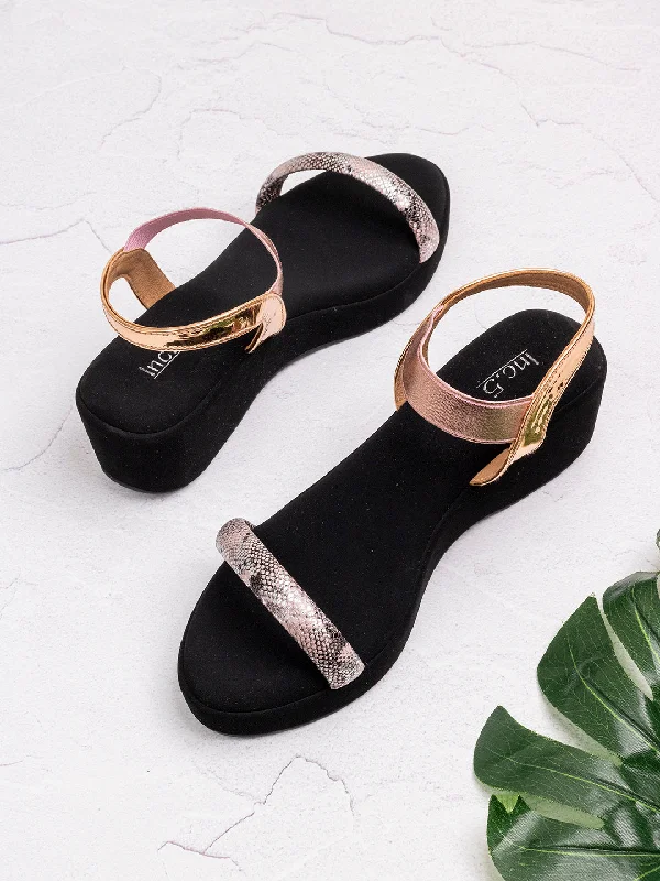 Trendy sandals for men with breathable fabric and adjustable straps for summer wear-Womens Rose Golden Solid Round Toe Party Wear Wedge Heel Sandals