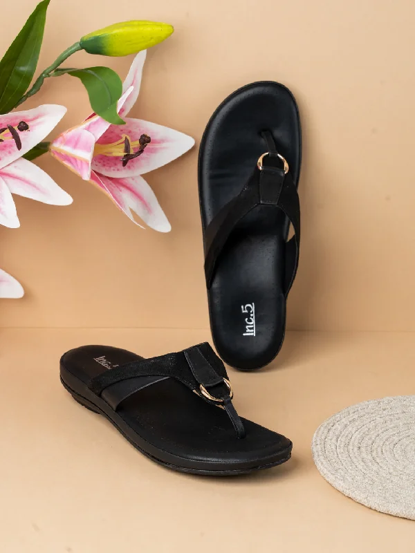 Casual sandals for women with lightweight construction and adjustable ankle straps-Womens Black Solid Round Toe Casual Flat Slip-on Sandals