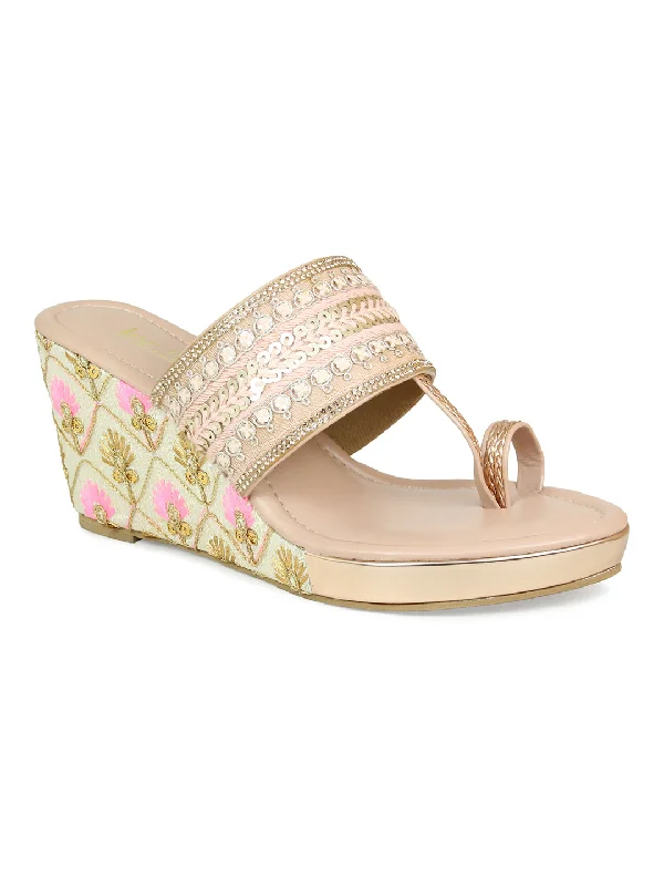 Comfortable sandals for women with elastic straps and lightweight construction for ease-Women Peach Embellished Ethnic Wedge Sandals