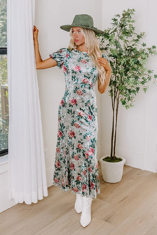 Plus size dresses for outdoor events stay comfy -Feeling Luxurious Floral Velvet Midi