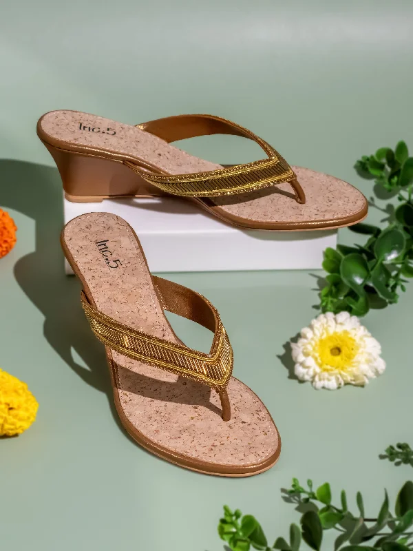 Stylish sandals for women with unique buckle details and flat design-Womens Golden Ethnic Open toe Wedges Sandals