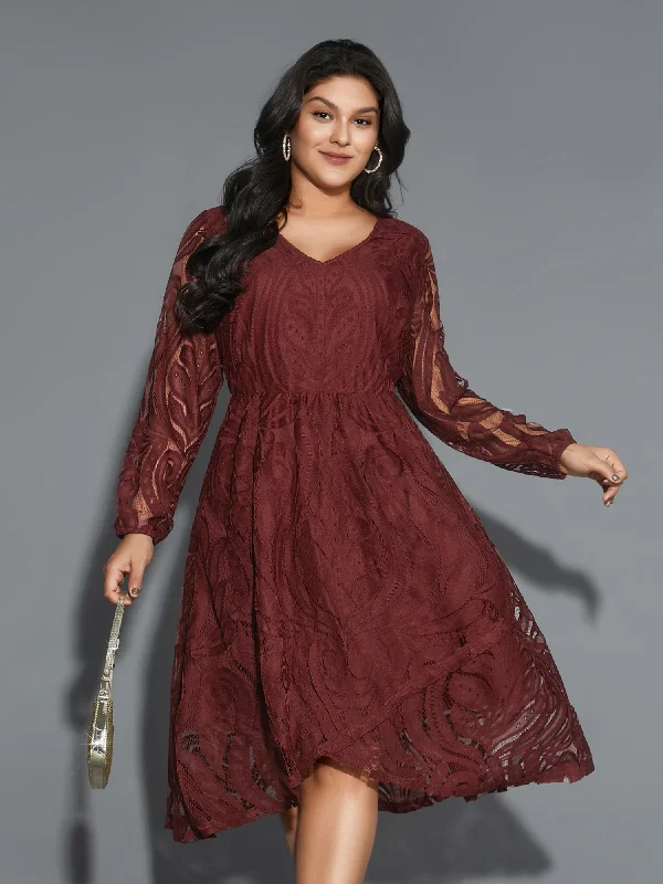 Plus size dresses with floral appliques feel sweet -Crochet Lace Mesh Lantern Sleeve Dress