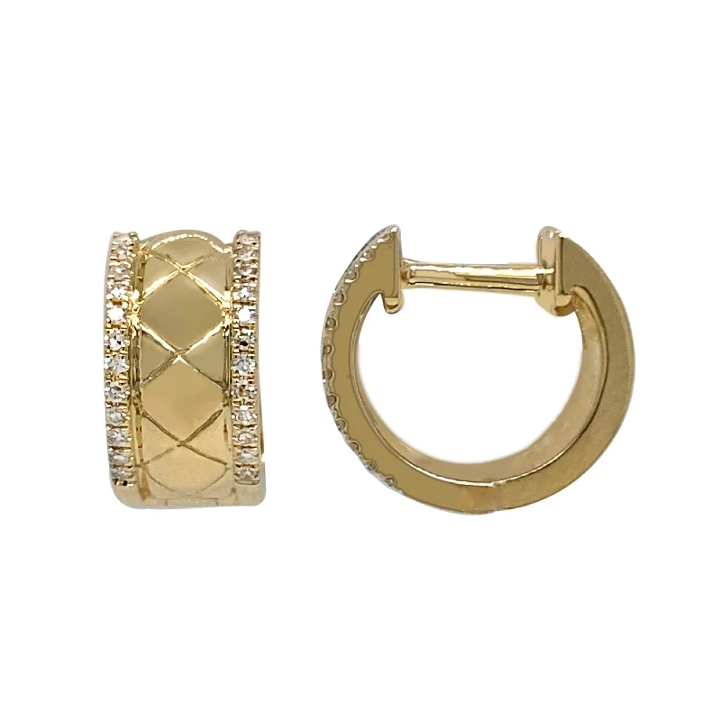 Small hoop earrings for a delicate and understated everyday wear-Zig Zag Cigar Huggies